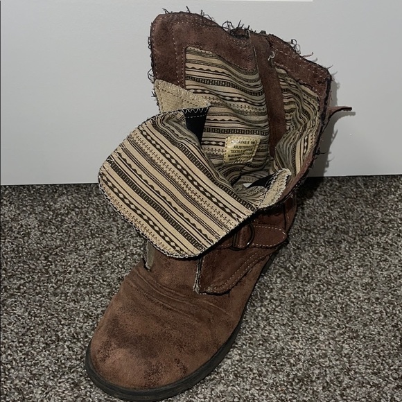 ROXY Mid Calf Brown Booties - Picture 3 of 3